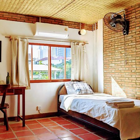 Yk Art House Hotel Phnompen Kültér fotó